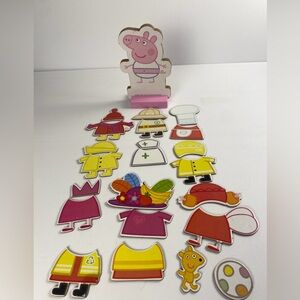 Peppa Pig Magnetic Dress Up Wooden Activity Set Peppa Stand & 22 magnetic pieces